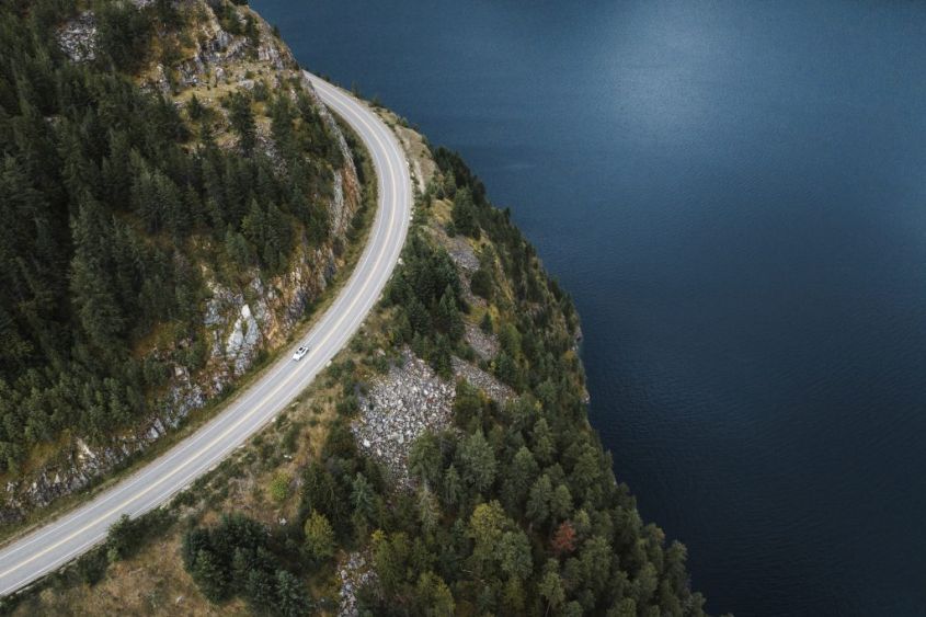 the drive to new Denver along Slocan lake