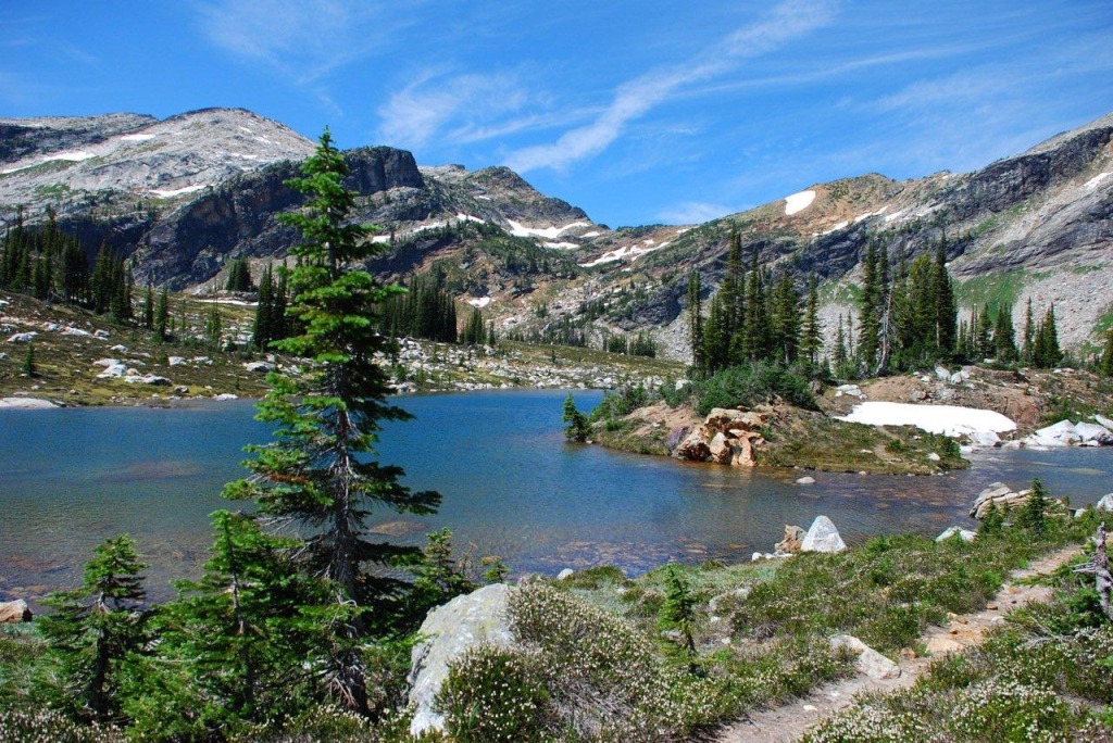 Drinnan Lake Kootenays