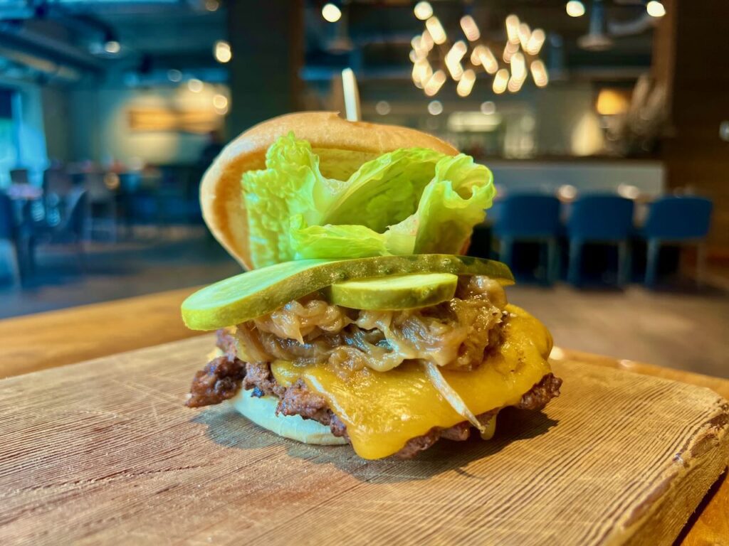 Velvet Restaurant at the Josie burger